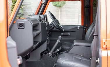 Land Rover Defender 110 Adventure Edition 16