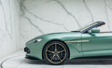 Aston Martin Vanquish Zagato Speedster 29