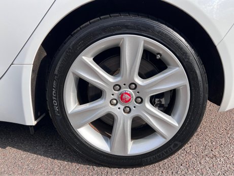 Jaguar XE 2.0i Portfolio Auto AWD Euro 6 (s/s) 4dr 49