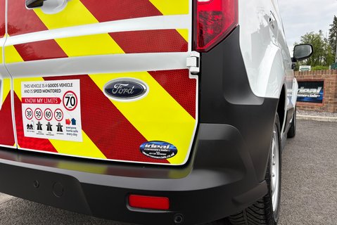 Ford Transit Connect 220 L1 Base 100 ps Tdci Panel Van - Air Con / Rear Camera 32
