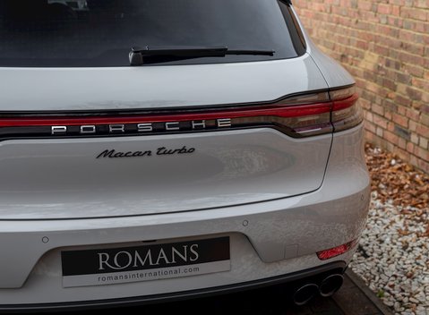 Porsche Macan Turbo 26