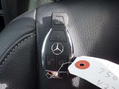 Mercedes-Benz V Class 2.2 V220d MPV 5dr Diesel G-Tronic+ Euro 6 (s/s) 8 Seat LWB (163 ps) 23
