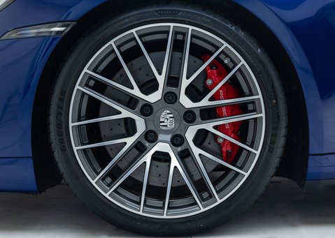 Porsche 911 Turbo (992)