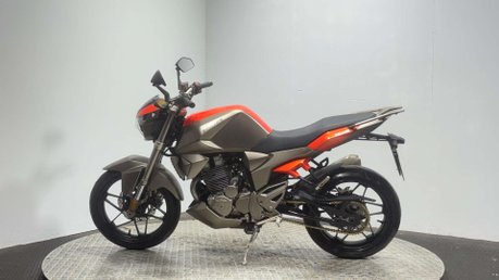 Zontes T S 2017 ONLY 3K LONG MOT NAKED 250CC 2 FORMER OWNERS 4