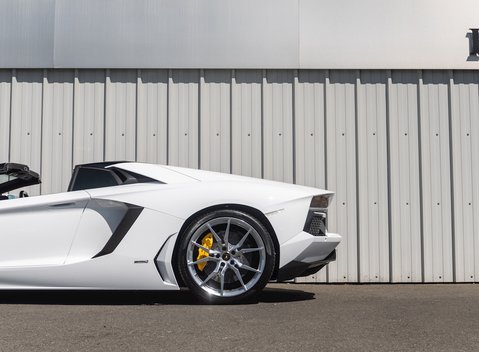 Lamborghini Aventador LP700-4 Roadster 34