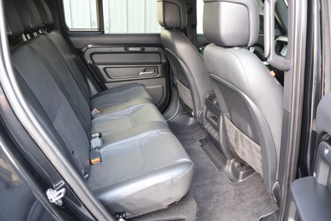 Land Rover Defender 110 D300 HARD TOP X-DYNAMIC HSE MHEV URBAN WIDE TRACK EDTION REAR SEATS FITTED 16