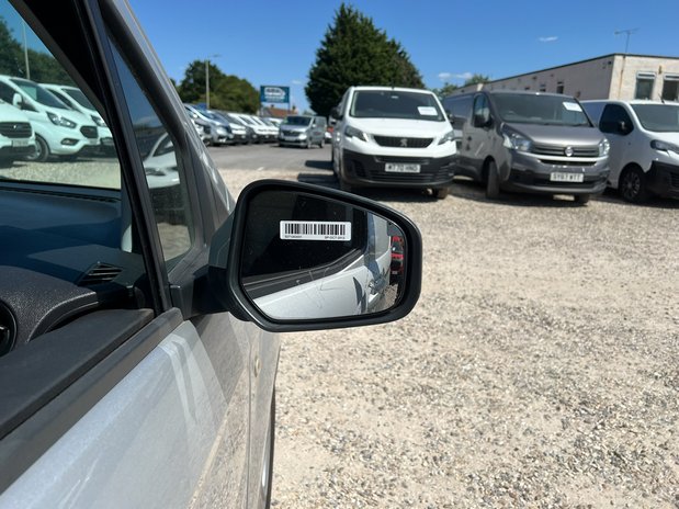 Ford Transit Courier SWB L1H1 Low Roof Limited Air Con Alloys Sensors EURO 6 NO VAT 17