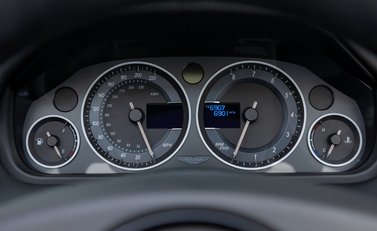 Aston Martin V12 Vantage S Roadster 22