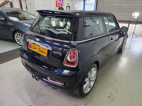 Mini Hatch 1.6 Cooper S Euro 5 (s/s) 3dr 10
