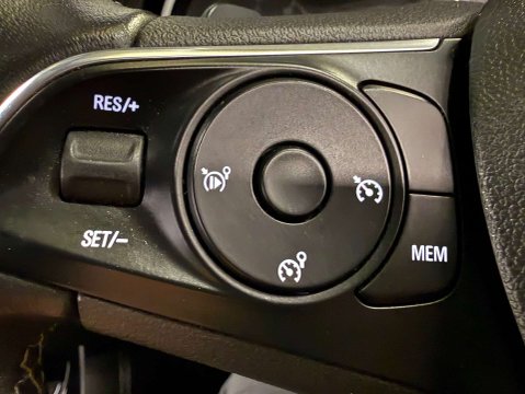 Vauxhall Grandland X 1.6 Grandland X SRi Nav Hybrid4 Auto 4WD 5dr 16