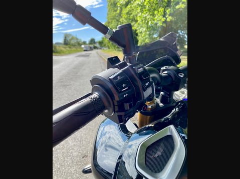Yamaha MT-10 1000 SP Hyper-naked Euro 5 10