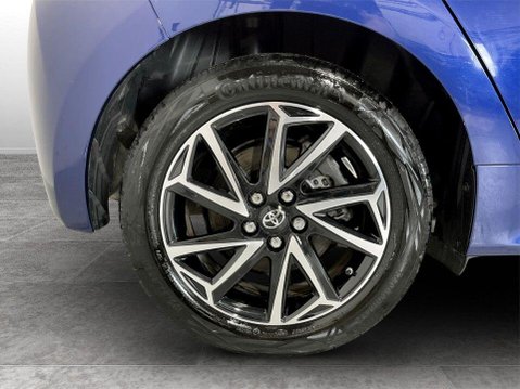Toyota Yaris 1.5 VVT-h Design Hatchback 5dr Petrol Hybrid E-CVT Euro 6 (s/s) (116 ps) 10