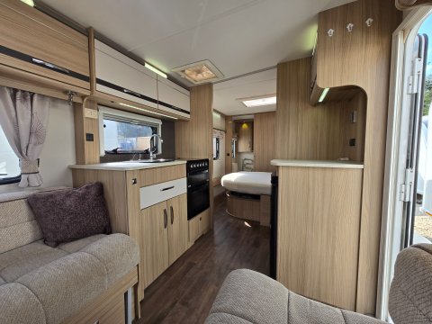 Coachman Pastiche 575 9
