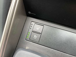 Lexus Is 2.5 IS 300h Advance CVT 4dr 44