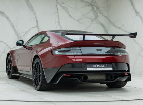 Aston Martin Vantage GT8 11