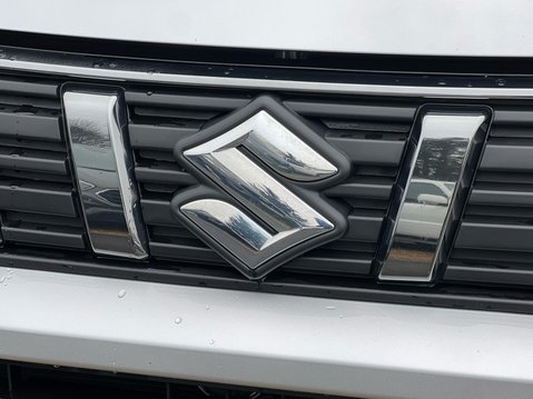 Suzuki Vitara SZ-T MHEV 13