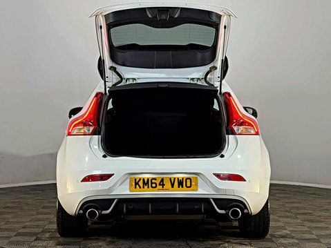 Volvo V40 R-DESIGN NAV D3 S/S 2.0 DIESEL MANUAL 9