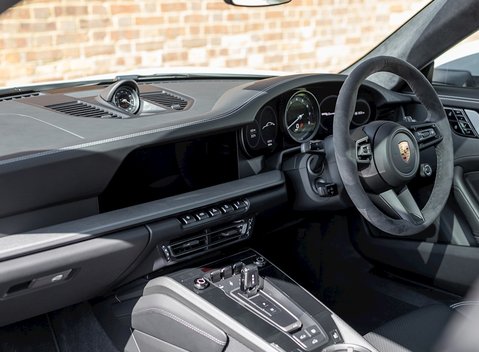 Porsche 911 (992) Carrera 4S 15