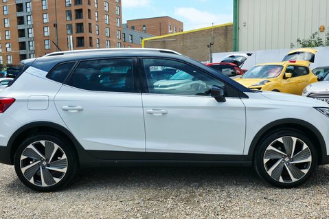 SEAT Arona ECOTSI FR SPORT.. STUNNING EXAMPLE.. 1 PREVIOUS OWNER 12