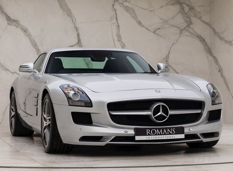 Mercedes-Benz SLS AMG 1