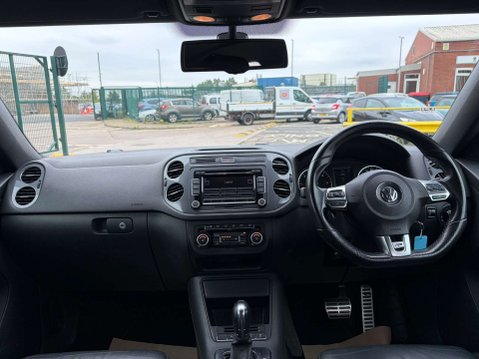Volkswagen Tiguan 2.0 Tiguan R-Line TDI BlueMotion Technology 4Motion Semi-Automatic 4WD 5dr 16