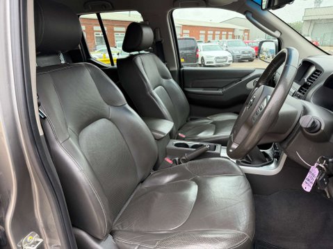 Nissan Navara 2.5 Navara Tekna dCi 4WD 5dr - NATIONAL DELIVERY* 9