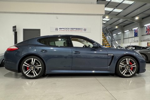 Porsche Panamera TURBO PDK 2