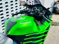 Kawasaki ZX ZZR 1400 17