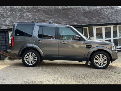 Land Rover Discovery 3.0 SD V6 HSE SUV 5dr Diesel Auto 4WD Euro 5 (s/s) (255 bhp) 17
