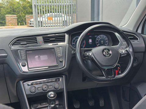 Volkswagen Tiguan 2.0 Tiguan SEL TDI BlueMotion Technology 5dr 22