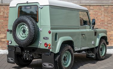 Land Rover Defender 90 Heritage Hard Top 7