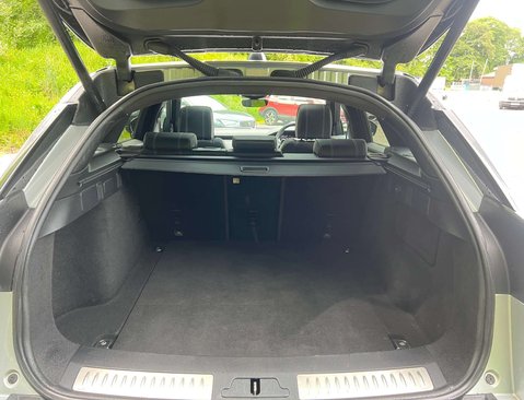 Land Rover Range Rover Velar 3.0 Range Rover Velar R-Dynamic HSE D300 Auto 4WD 5dr 47
