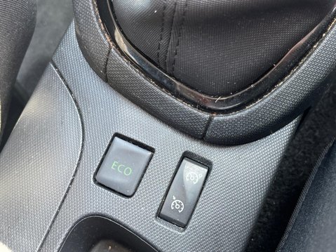 Renault Clio 1.5 dCi Dynamique S MediaNav Euro 5 (s/s) 5dr 25