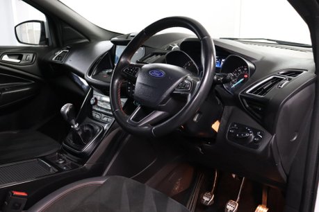 Ford Kuga ST-LINE 35