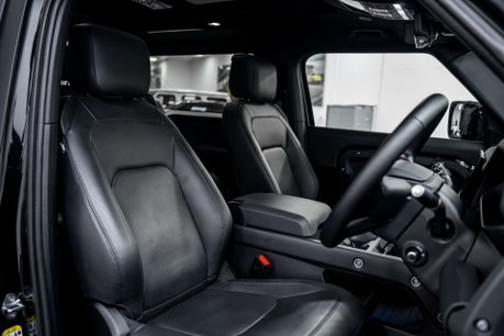 Land Rover Defender 3.0 D350 MHEV X-Dynamic HSE SUV 3dr Diesel Auto 4WD Euro 6 (s/s) (350 ps) 3