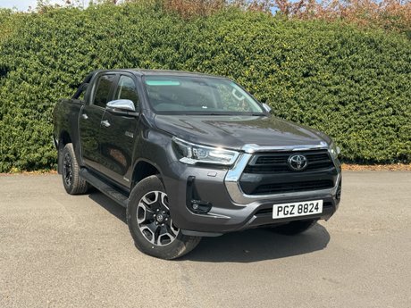 Toyota Hilux Invincible | Auto | 2.4 LT | Double Cab | Camera | Sensors | EURO 6
