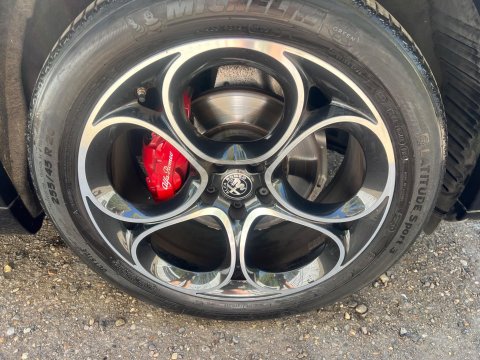 Alfa Romeo Stelvio TB VELOCE 18