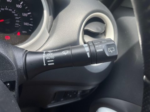Nissan Juke 1.2 DIG-T N-Connecta Euro 6 (s/s) 5dr 29