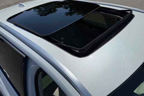 Volvo V60 RECHARGE T6 INSCRIPTION AWD - FULL MAIN DEALER SERVICE - HUGE SPEC 19