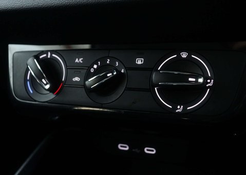 Skoda Fabia 1.0 Fabia SE Comfort TSi Semi-Auto 5dr 31