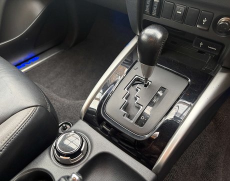 Mitsubishi L200 2.4 L200 Barbarian DI-D Auto 4WD 27