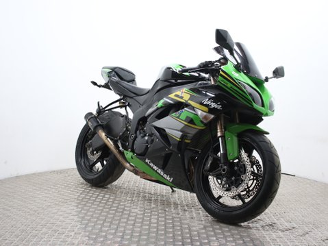 Kawasaki ZX-6R ZX600RBF 2