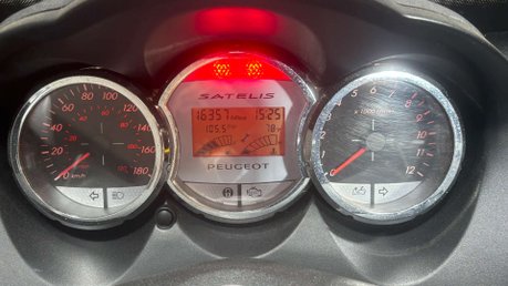 Peugeot Satelis 2 PREMIUM 2015 ONLY 16K GOOD RUNNING 300CC MAXI SCOOTER BIKE 12