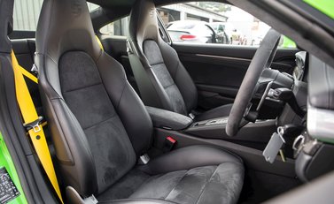 Porsche 911 (991.2) Turbo S 12