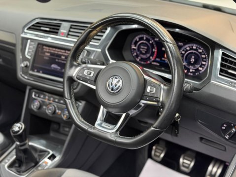 Volkswagen Tiguan 2.0 TDI BlueMotion Tech R-Line Euro 6 (s/s) 5dr 37