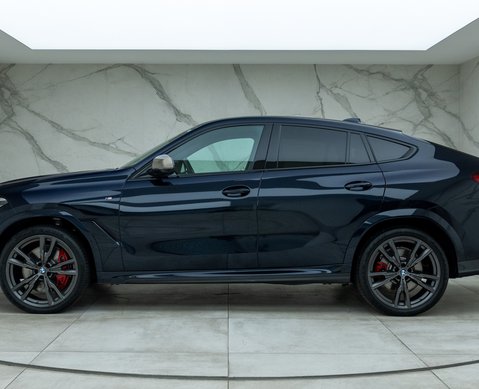 BMW X6 M50i