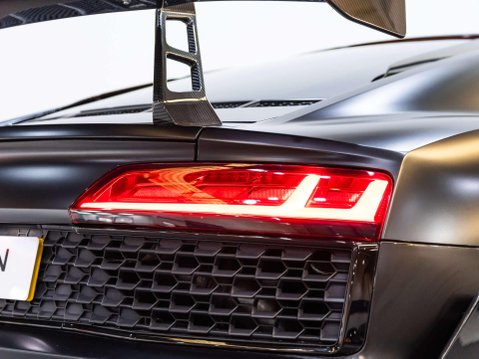 Audi R8 5.2 FSI V10 Coupe 2dr Petrol S Tronic Euro 6 (s/s) (540 ps) 71
