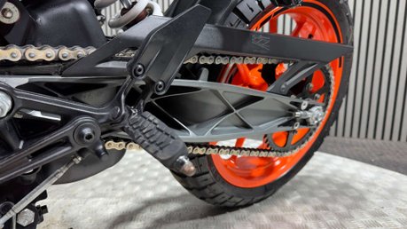 KTM 390 DUKE 2018 ONLY 11K GREAT LOOKING A2 READY ENDURO BIKE 390CC 16