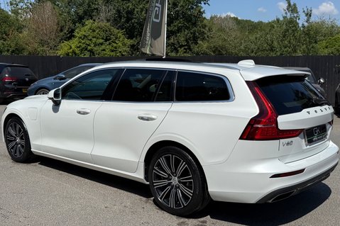Volvo V60 RECHARGE T6 INSCRIPTION AWD - FULL MAIN DEALER SERVICE - HUGE SPEC 2
