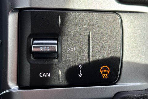 Land Rover Discovery D300 R-Dynamic HSE MHEV Panel Van 35